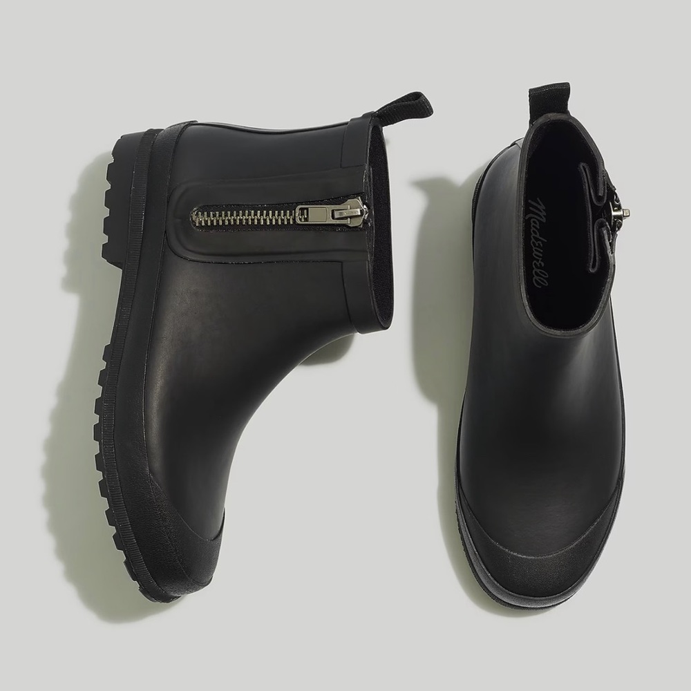 NEVER WORN - The Zip-Up Lugsole Rain Boot